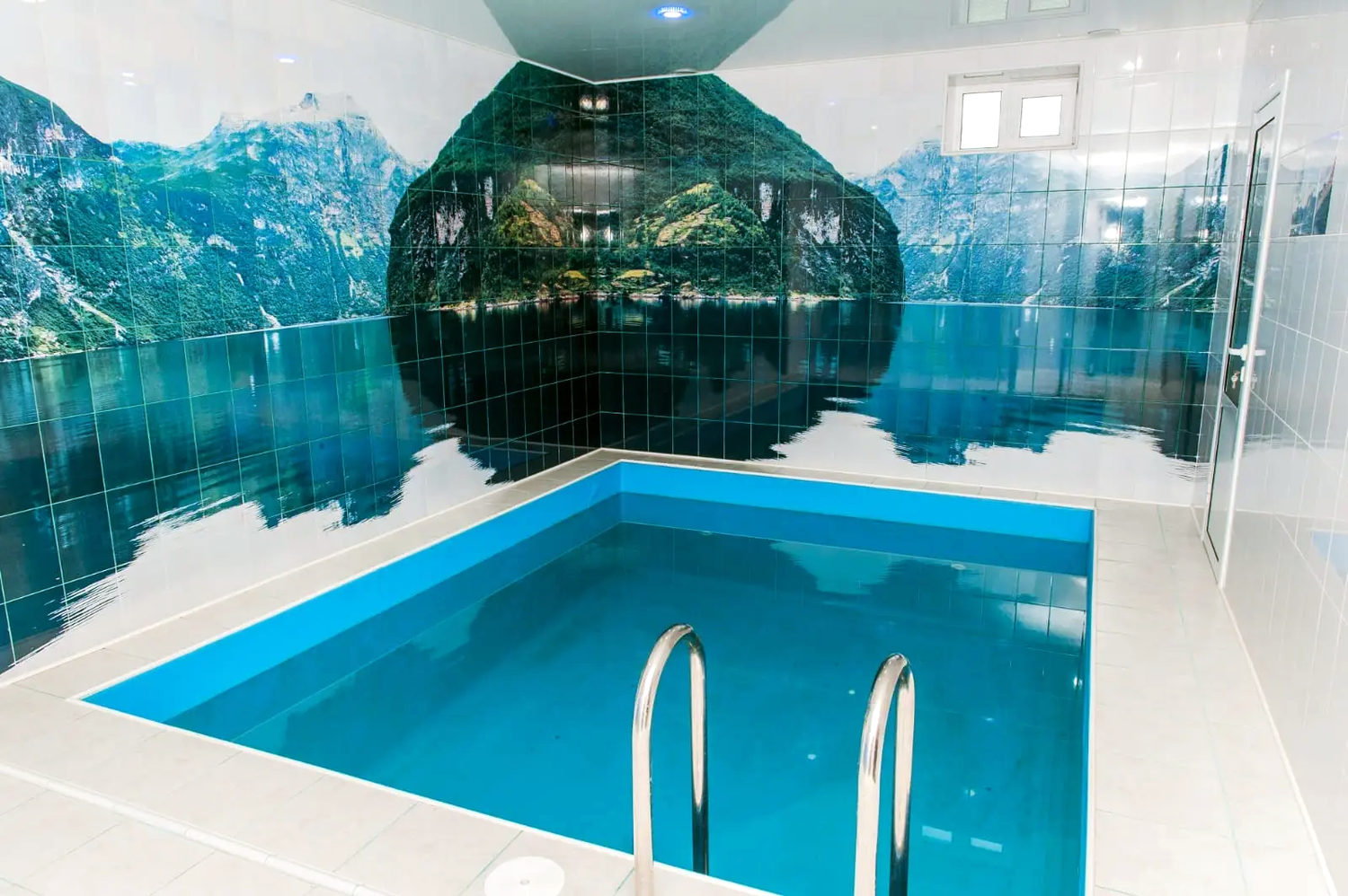 Вместимость 6 человек